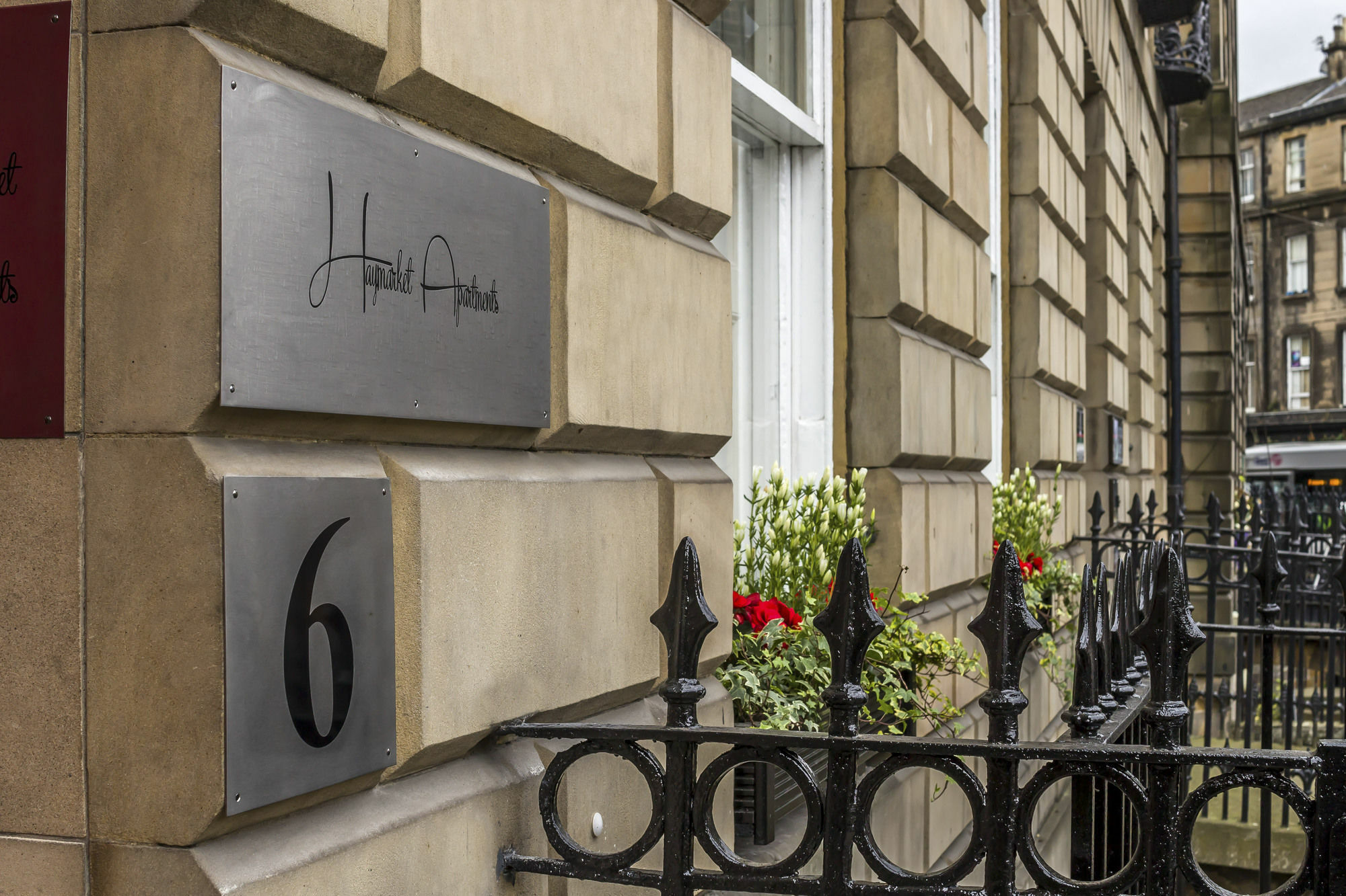 Haymarket Apartments Edinburgh Exterior photo
